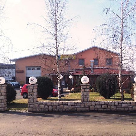 Hotel Derby Orasje Екстериор снимка