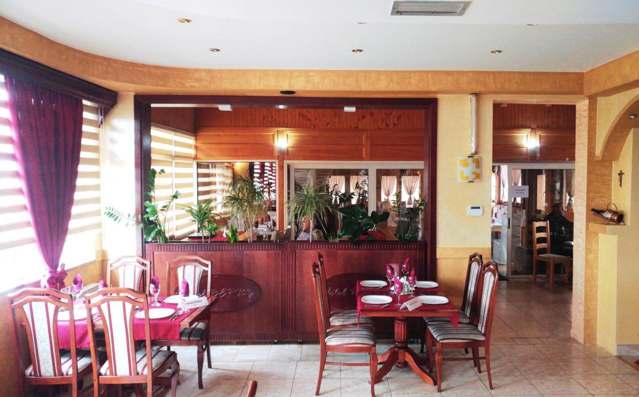 Hotel Derby Orasje Екстериор снимка