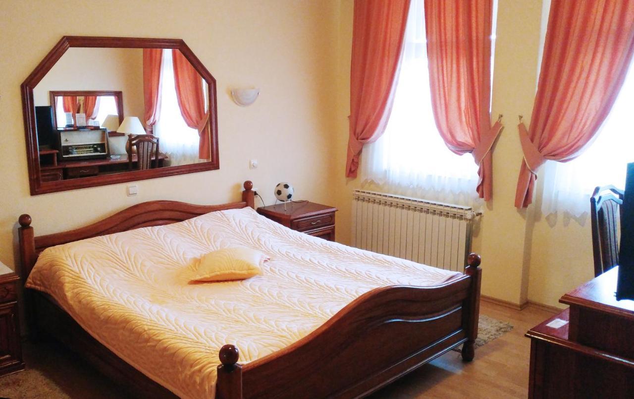 Hotel Derby Orasje Екстериор снимка