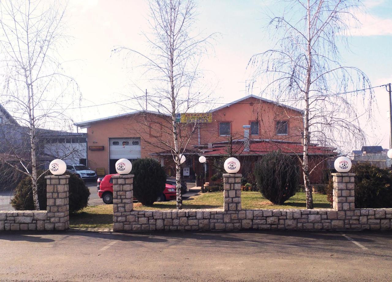 Hotel Derby Orasje Екстериор снимка